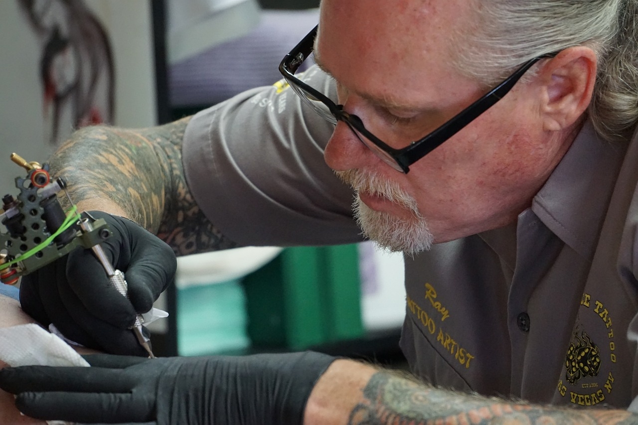 jak zrobić samemu tatuaż